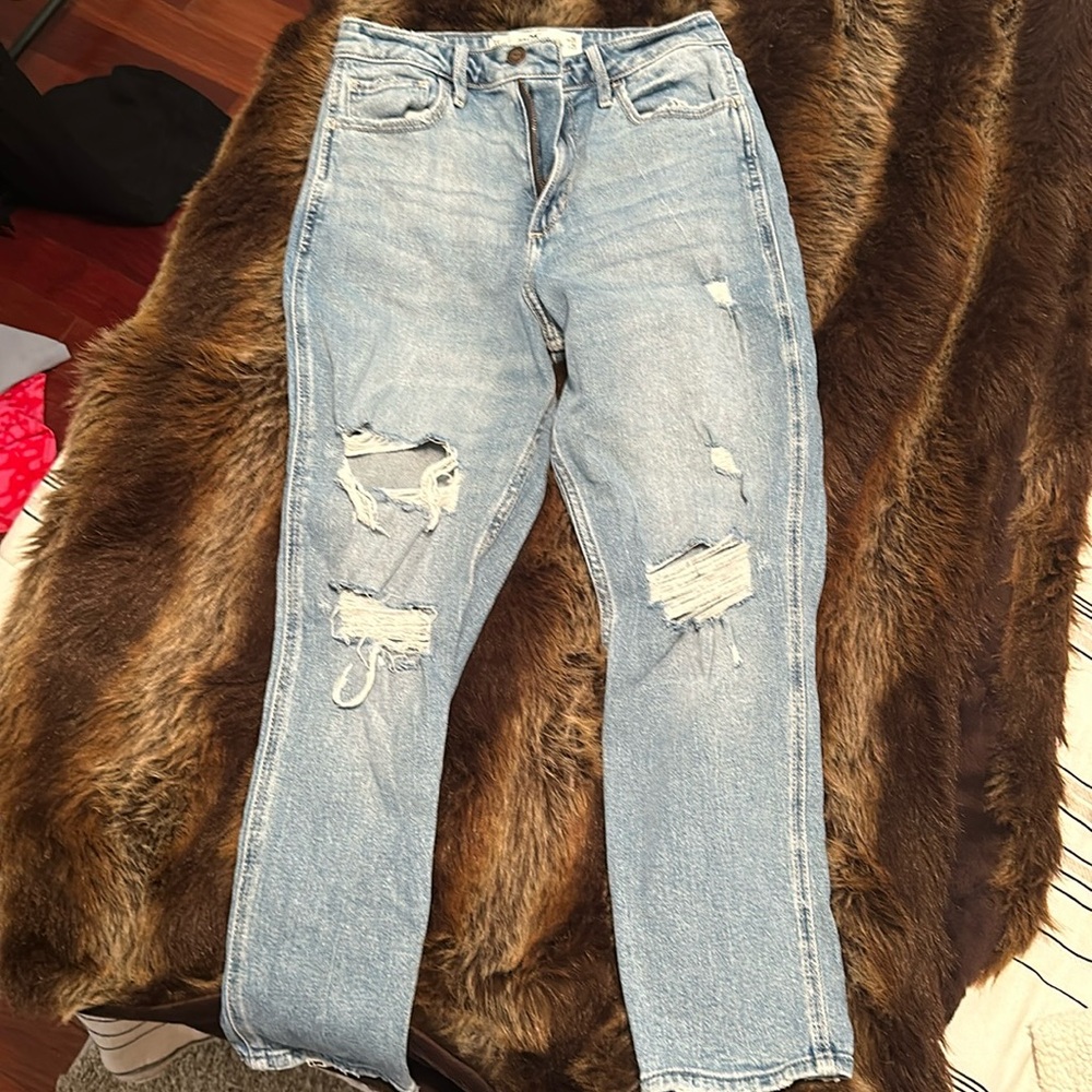 Hollister Girls Curvy High Rise Mom Jean 3Short